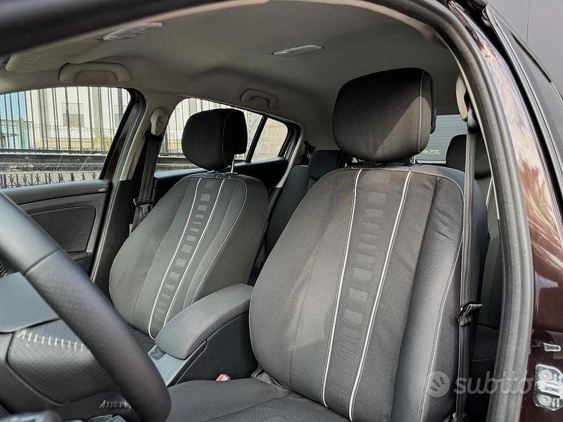 Usata Renault Mégane Bose Edition 110 CV (80 kW) 2013 Marrone Berlina