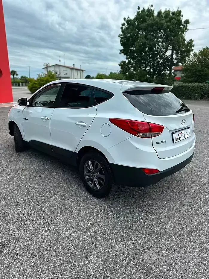 Usata Hyundai ix35 115 CV (84 kW) 2015 Bianco SUV