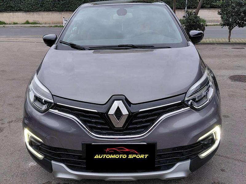 Usata Renault Captur Intens 90 CV (66 kW) 2018 Grigio SUV