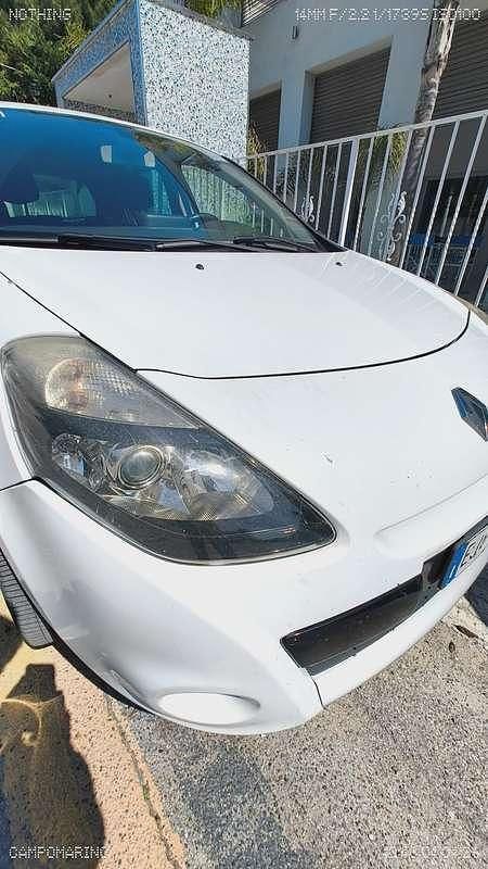 Usata Renault Clio III Dynamique 75 CV (55 kW) 2011 Bianco Berlina