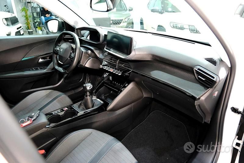 Usata Peugeot 2008 Allure 110 CV (80 kW) 2022 Bianco SUV