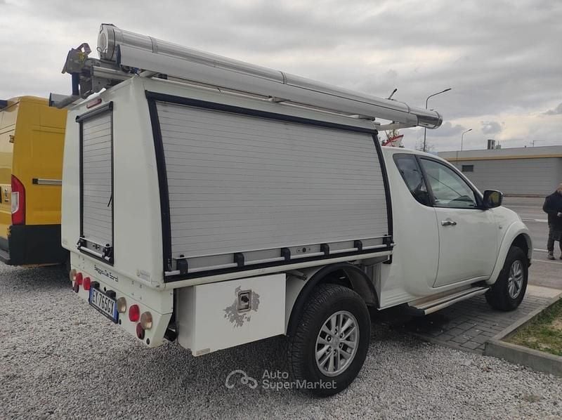 Usata Mitsubishi L200 136 CV (100 kW) 2015 Bianco Pick-up