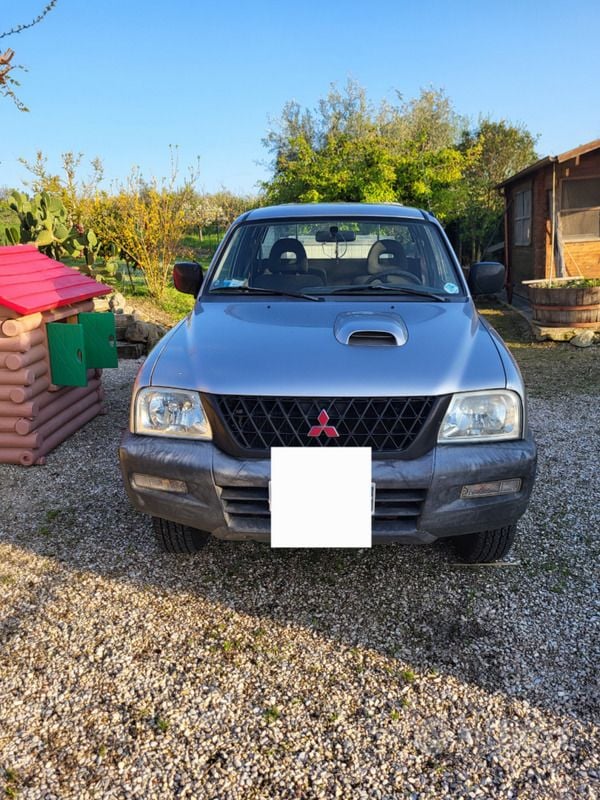 Usata Mitsubishi L200 2004 Grigio Pick-up