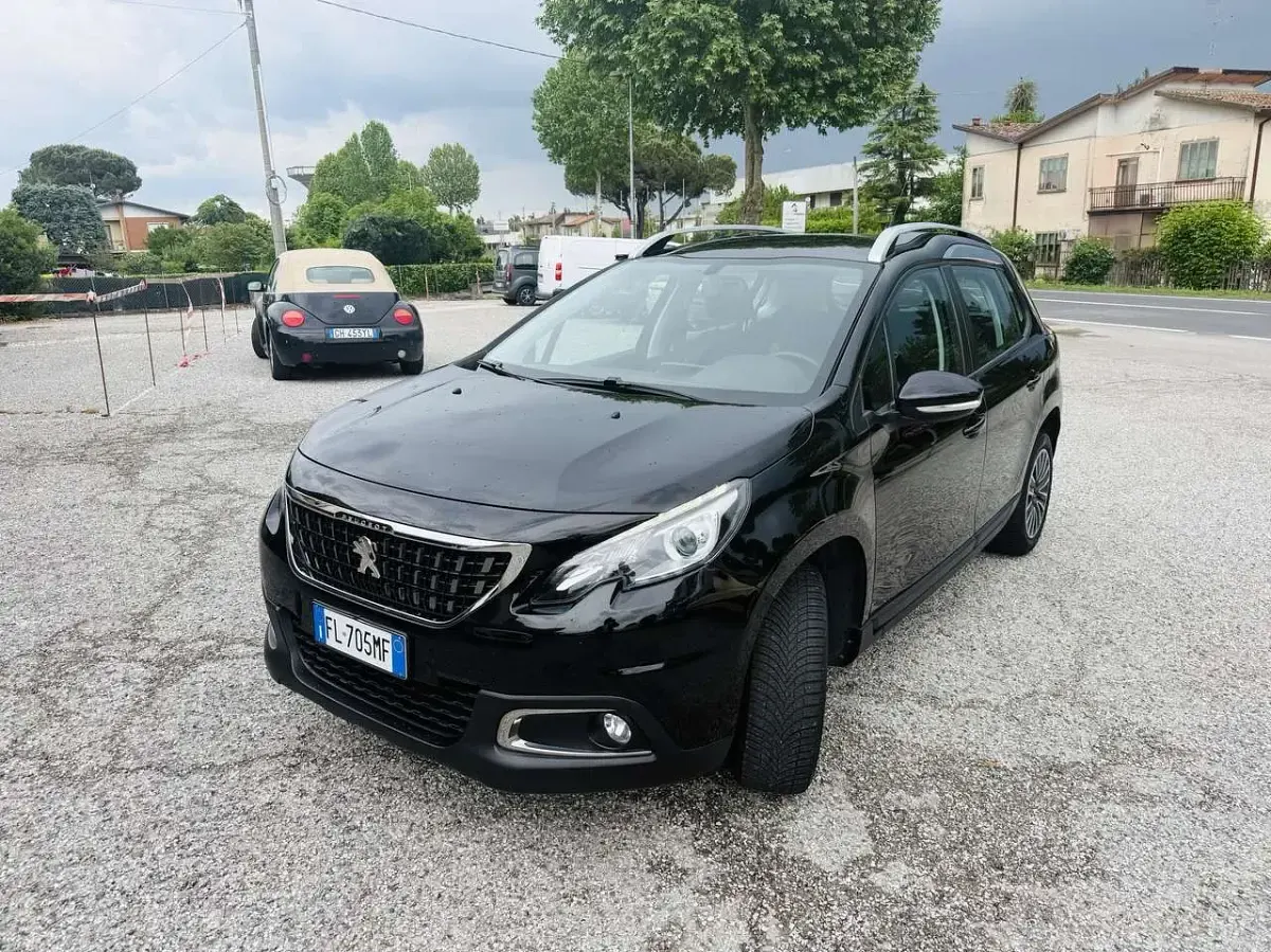 Usata Peugeot 2008 Active 82 CV (60 kW) 2018 Nero SUV