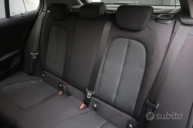 Usata BMW 118 Advantage 150 CV (110 kW) 2020 Nero Utilitaria