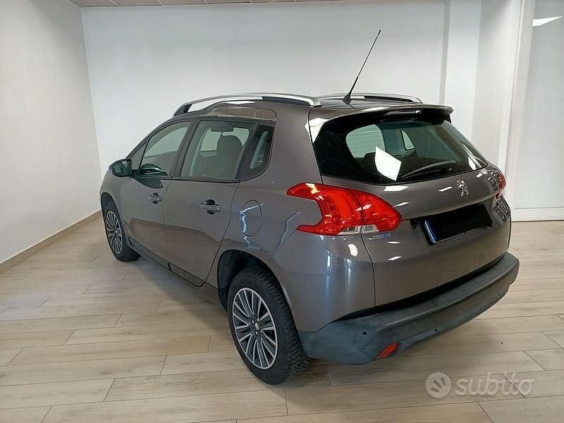 Usata Peugeot 2008 Active 99 CV (72 kW) 2016 Grigio scuro SUV