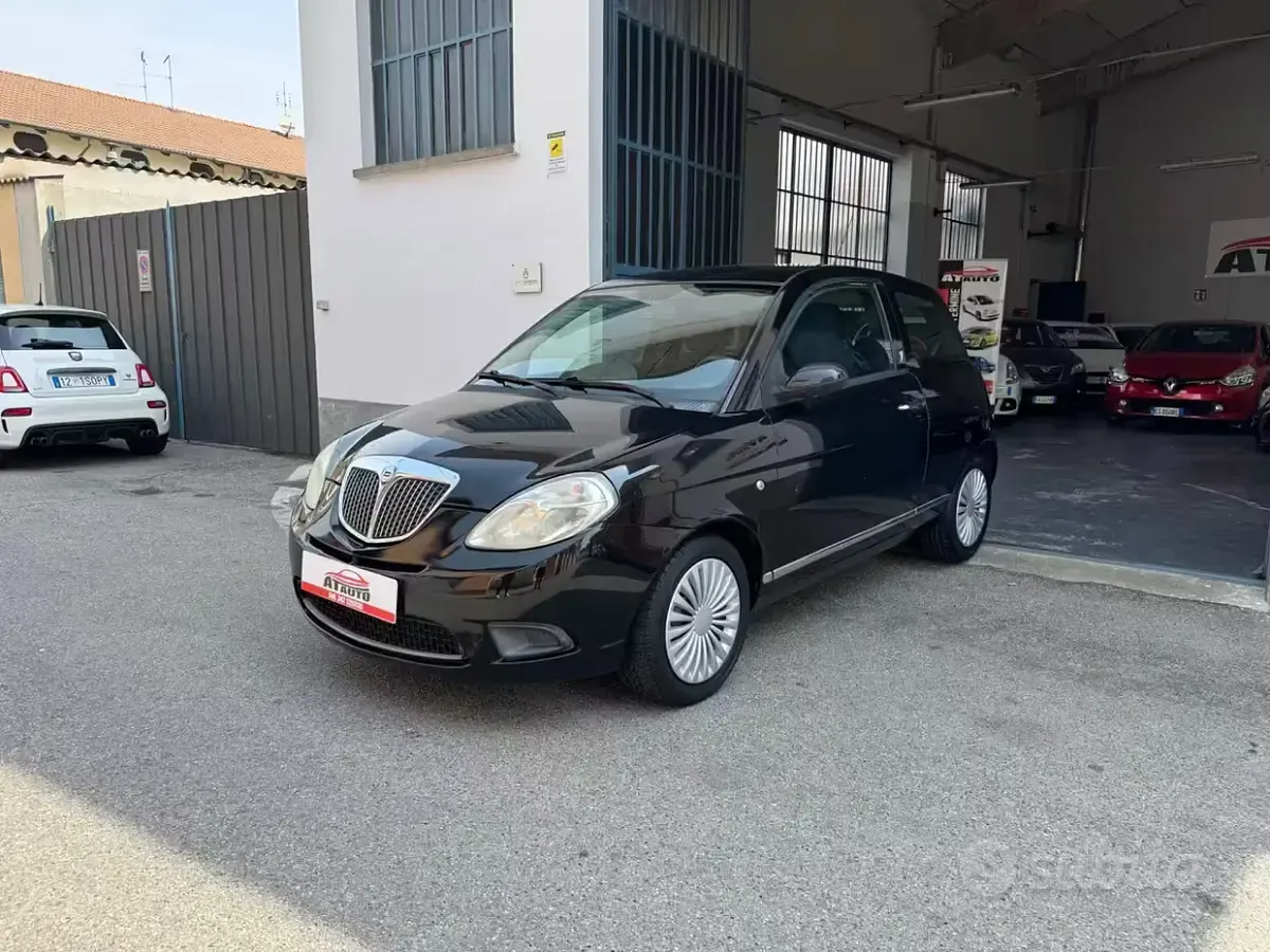 Usata Lancia Ypsilon 60 CV (44 kW) 2006 Nero Utilitaria