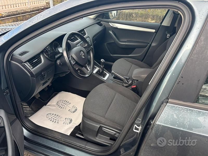 Usata Skoda Octavia G-TEC Executive 110 CV (80 kW) 2015 Grigio Station wagon