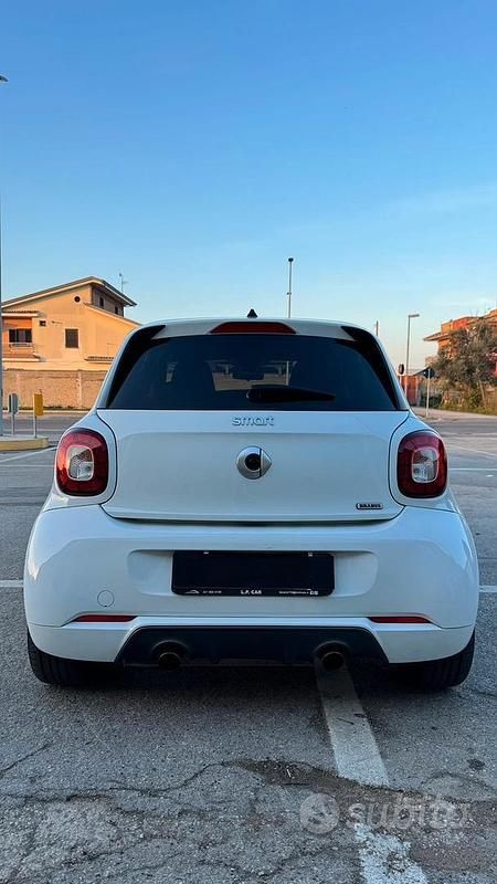 Usata Smart ForFour Brabus 109 CV (80 kW) 2018 Bianco Utilitaria