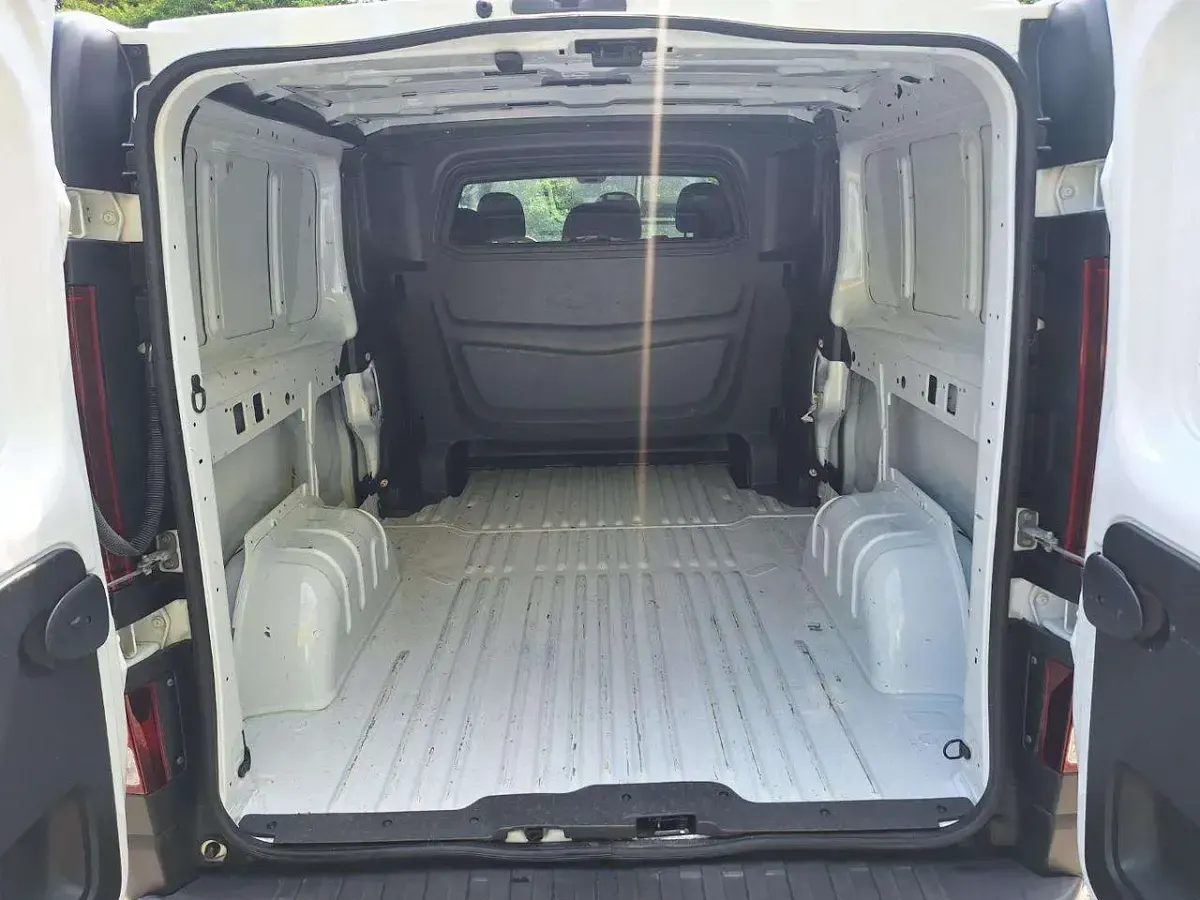 Usata Opel Vivaro-e Combi S 121 CV (88 kW) 2019 Bianco Monovolume