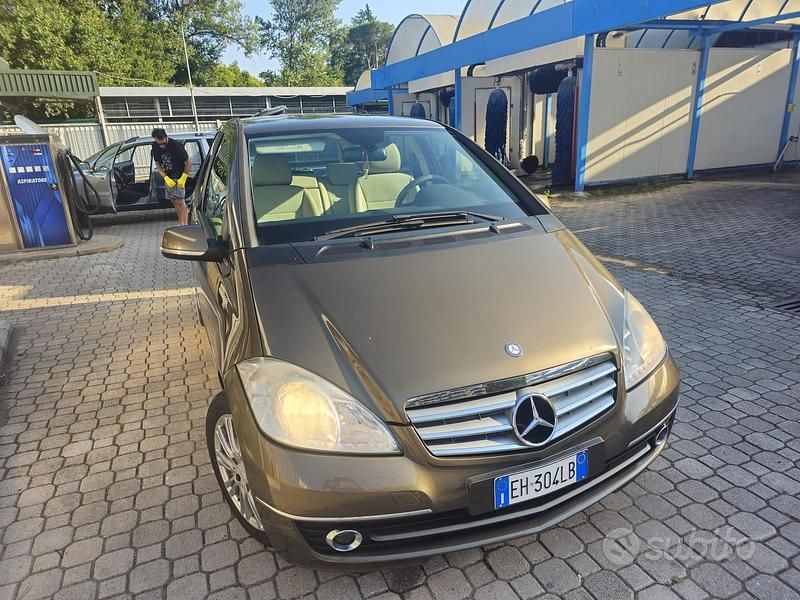 Usata Mercedes A160 Elegance 82 CV (60 kW) 2010 Marrone Monovolume
