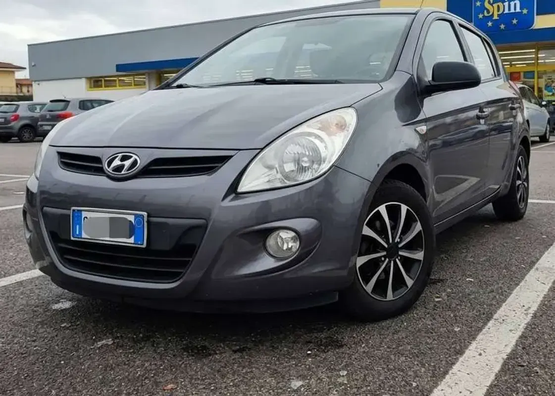 Usata Hyundai i20 Classic 77 CV (56 kW) 2009 Grigio Utilitaria