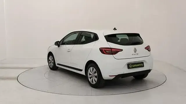 Käytetty Renault Clio V Business 86 HP (63 kW) 2021 Valkoinen Sedan