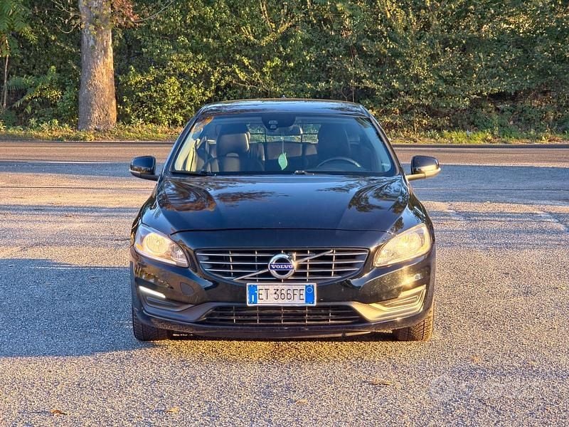 Usata Volvo V60 R-Design 163 CV (119 kW) 2012 Nero Station wagon