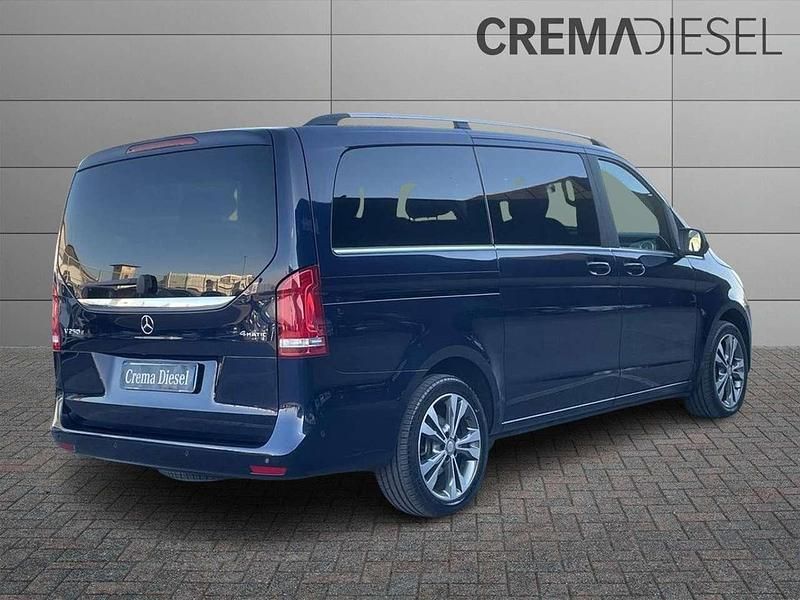 Usata Mercedes V250 Premium 190 CV (139 kW) 2016 Blu/azzurro Monovolume