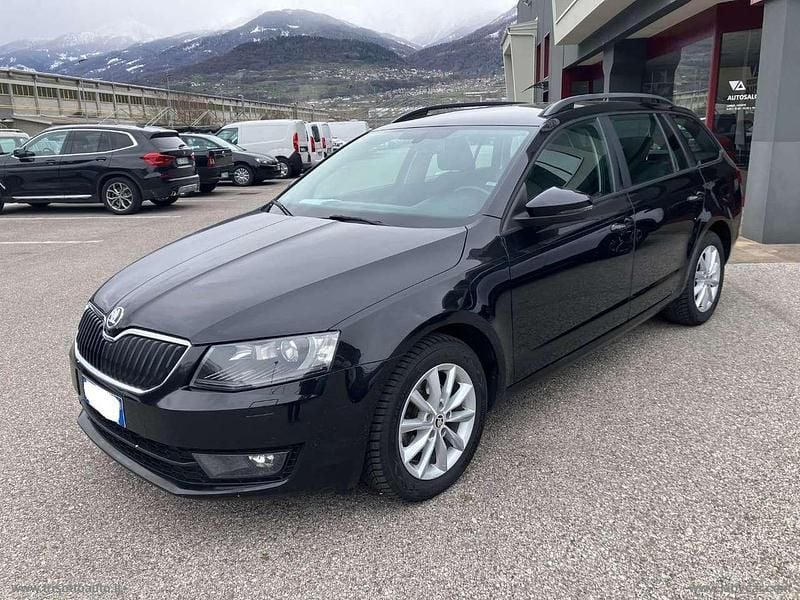 Usata Skoda Octavia Executive 105 CV (77 kW) 2014 Nero Utilitaria