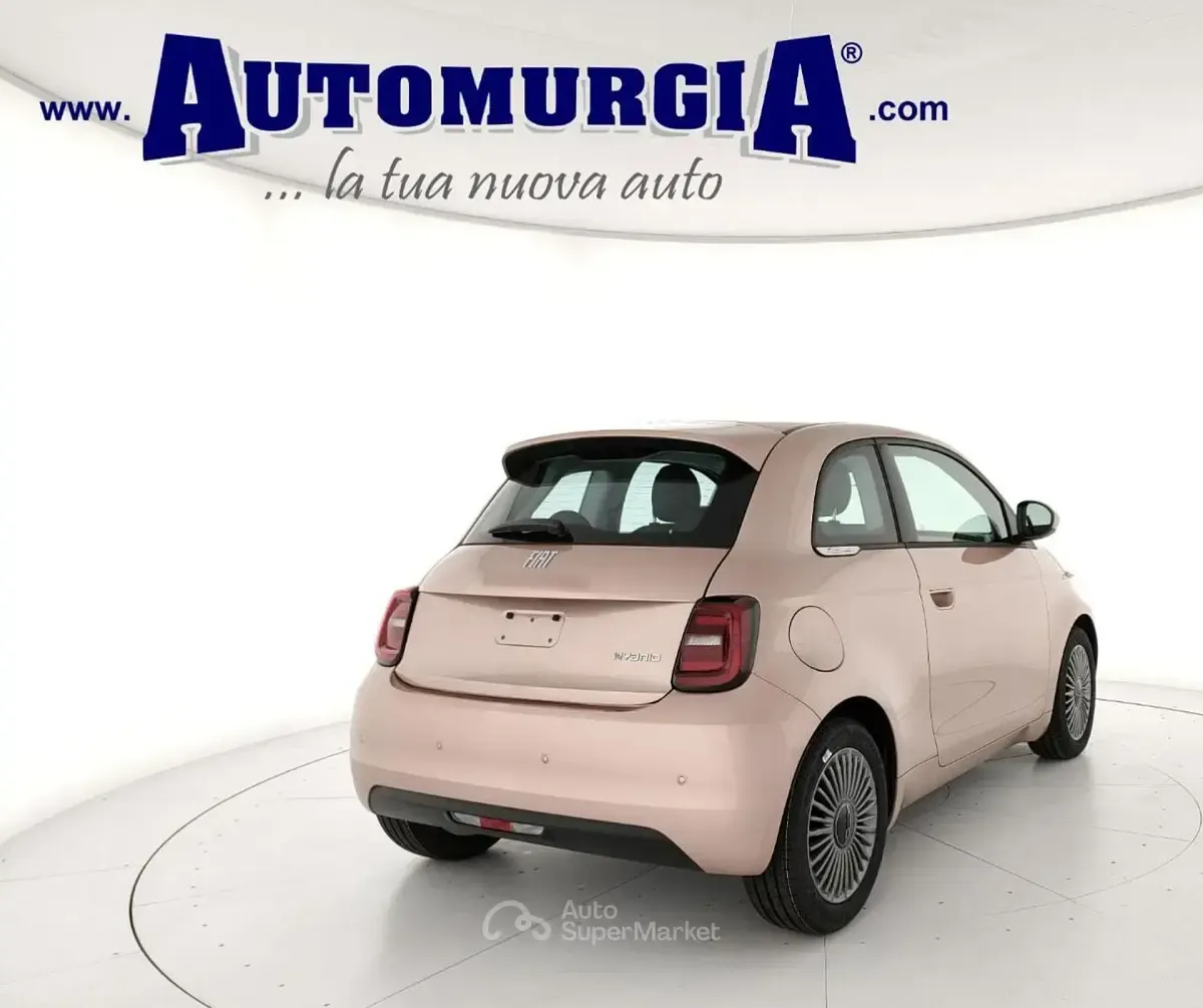 Nuevo Fiat 500 La Prima 65 CV (47 kW) 2026 Púrpura Berlina