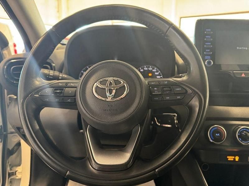 Usata Toyota Yaris Active 72 CV (52 kW) 2023 Bianco Utilitaria