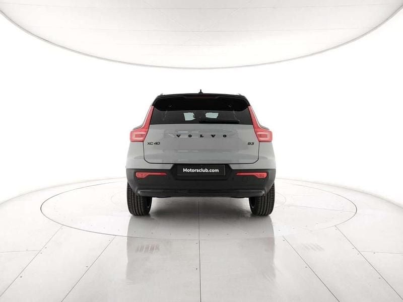 Nuova Volvo XC40 Ultra 163 CV (119 kW) 2026 Vapour grey SUV