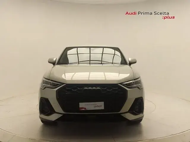 Usata Audi Q3 Sportback Comfort 193 CV (141 kW) 2025 Argento rugiada metallizzato SUV