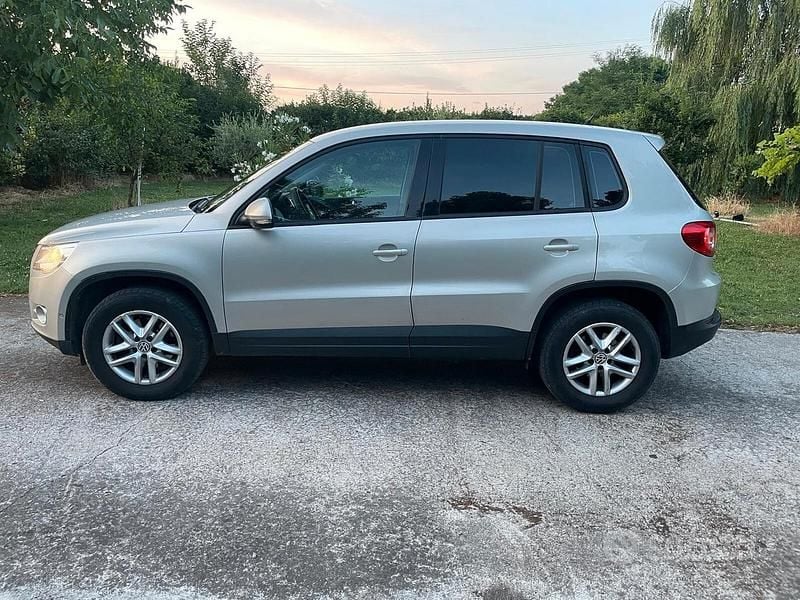 Usata VW Tiguan Trendline 140 CV (102 kW) 2010 Beige SUV