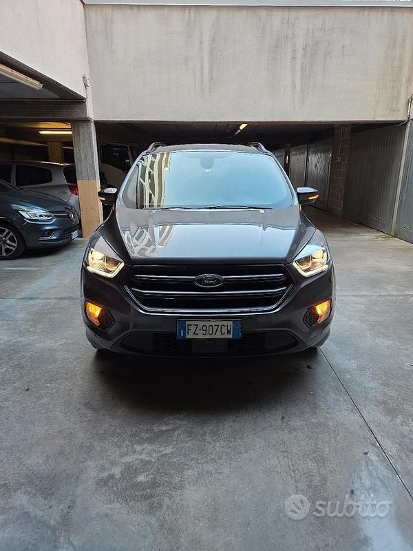 Usata Ford Kuga ST-Line 120 CV (88 kW) 2019 Grigio SUV