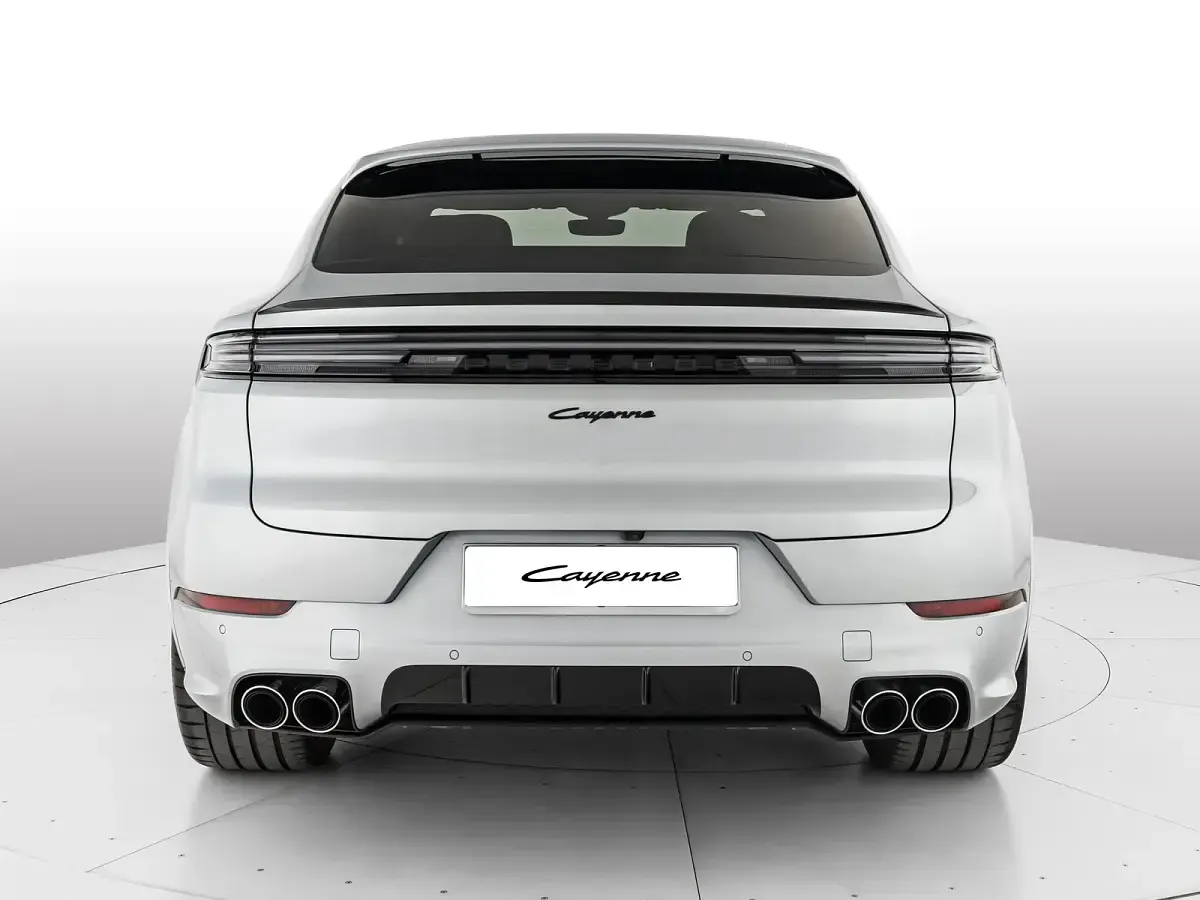 Nuova Porsche Cayenne 2026 Argento dolomite metallizzato SUV