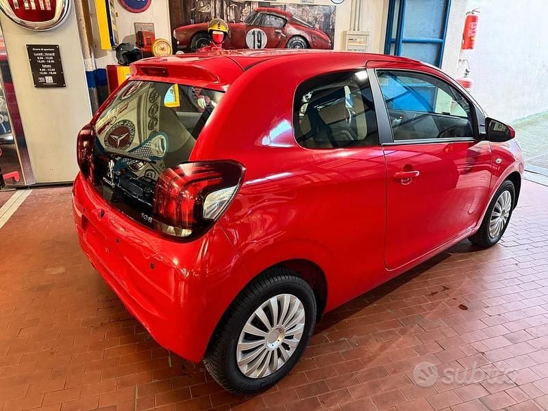 Usata Peugeot 108 Active 72 CV (52 kW) 2018 Rosso Utilitaria