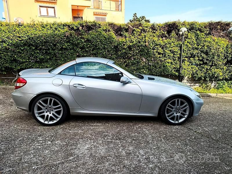 Usata Mercedes SLK280 231 CV (169 kW) 2007 Grigio Cabrio