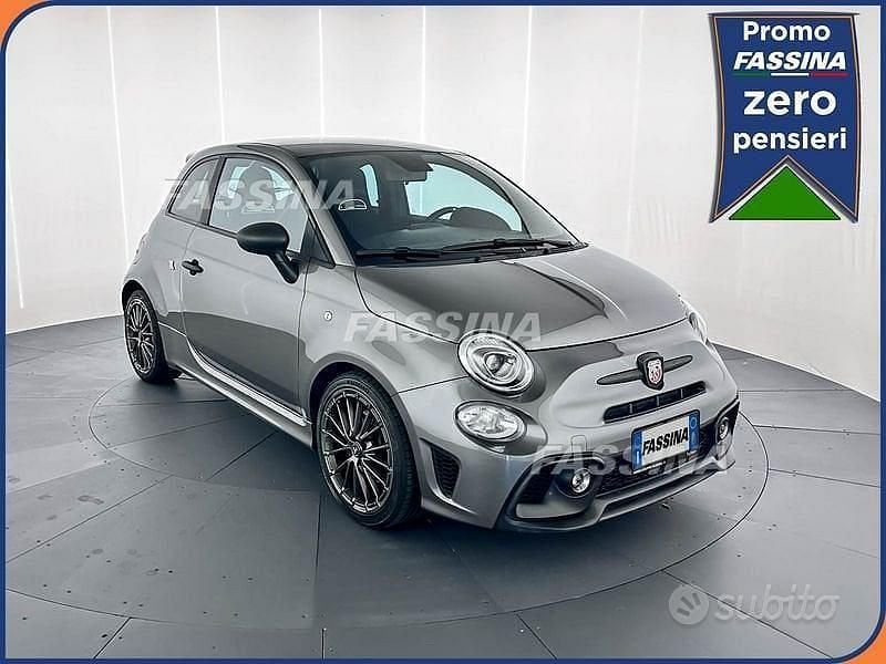 Nero/grigio Usata 2023 Abarth 595 Turismo Due volumi | 19.900 € (Buon prezzo) - Immagine 1/4