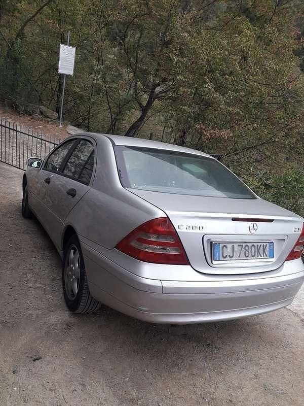 Usata 2004 Mercedes C200 Classic Tre volumi | 4500 € (Cara) - Immagine 1/4