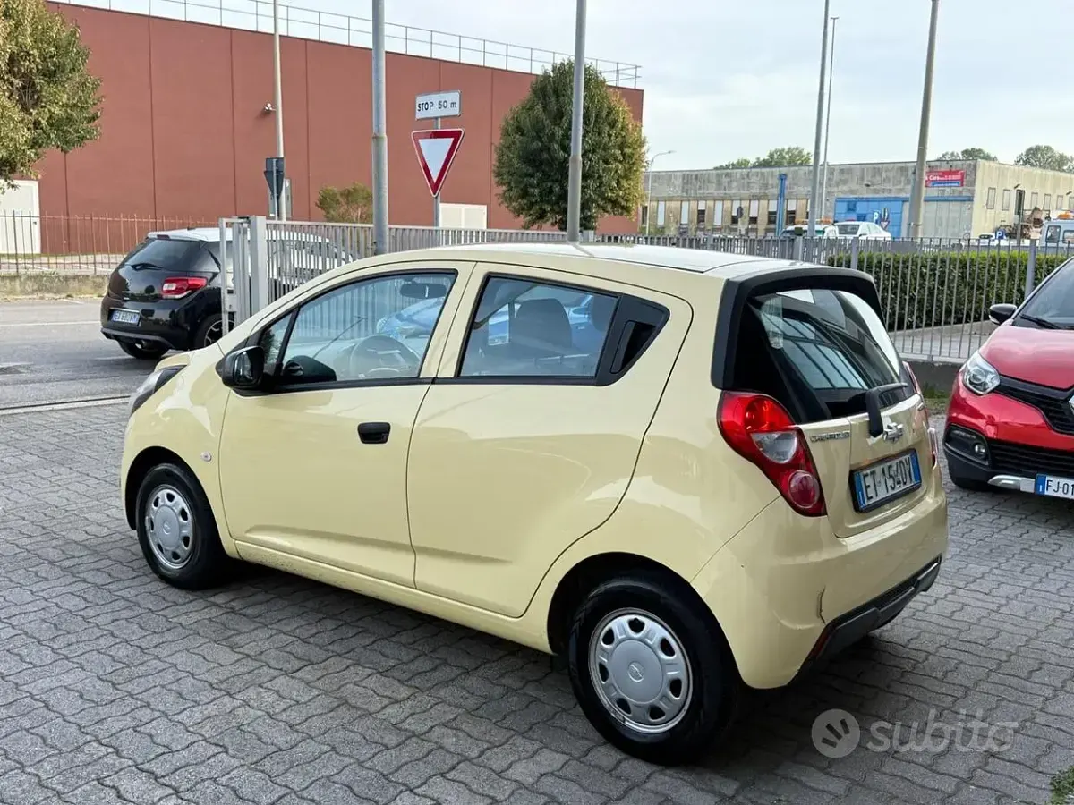 Begagnad Chevrolet Spark LS 68 HK (50 kW) 2013 Gul Halvkombi