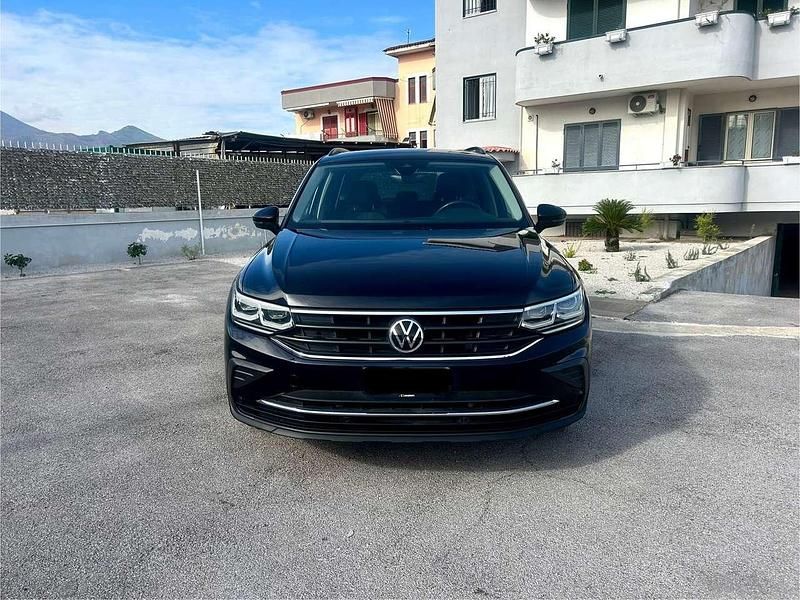 Nero Usata 2021 VW Tiguan Life SUV | 22.000 € (Super prezzo) - Immagine 1/4