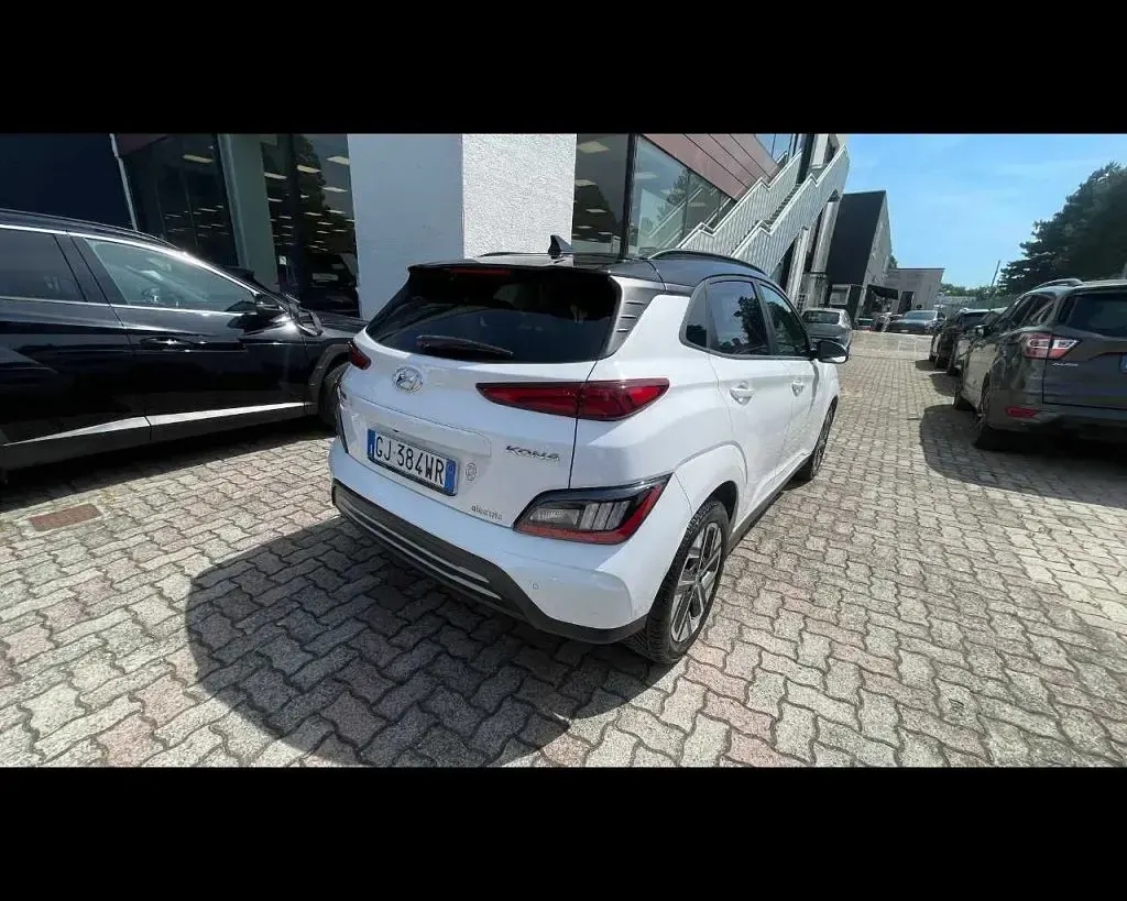 Usata Hyundai Kona 26 kW (36 CV) 2022 Vari colori SUV