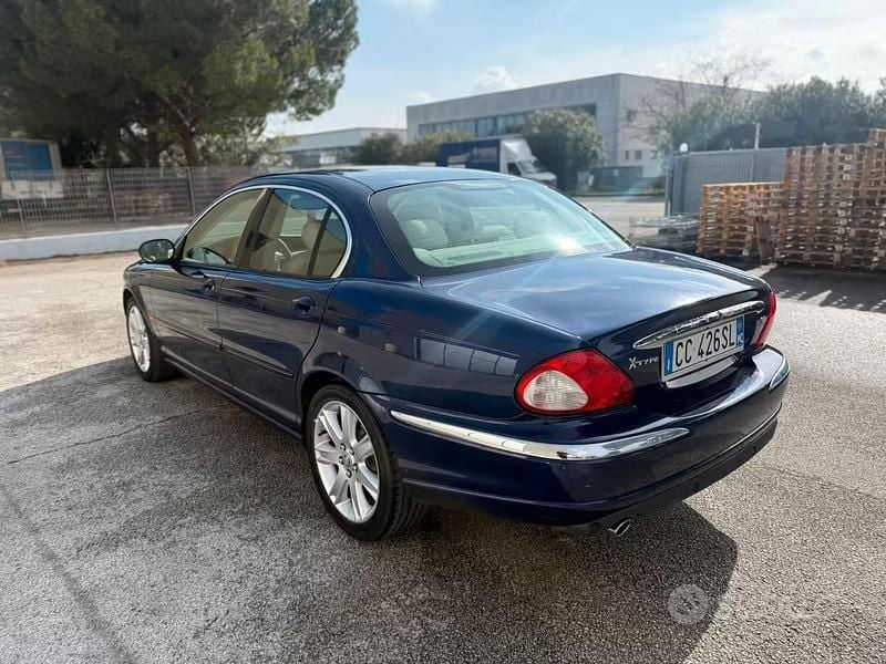 Usata Jaguar X-type 229 CV (168 kW) 2003 Blu Berlina