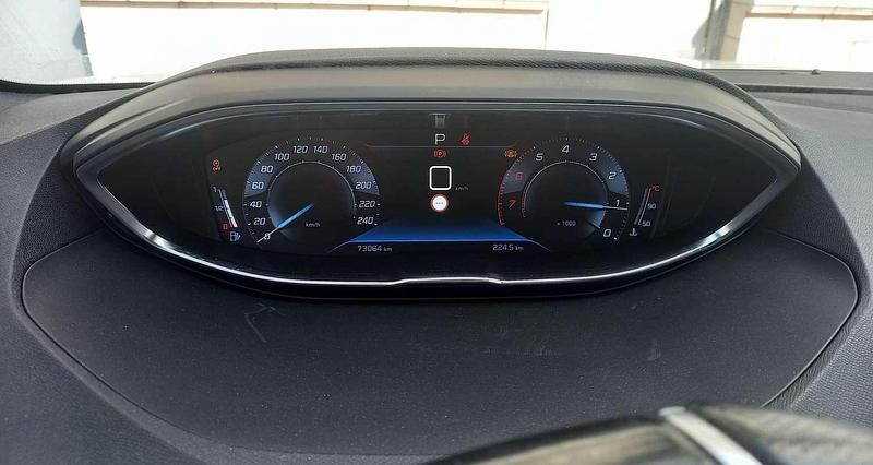 Usata Peugeot 5008 131 CV (96 kW) 2020 Bianco SUV