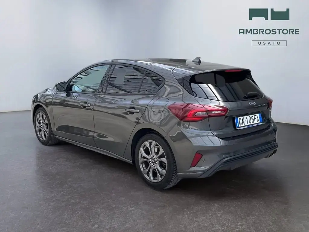 Usata Ford Focus ST-Line 125 CV (91 kW) 2023 Magnetic grey Berlina