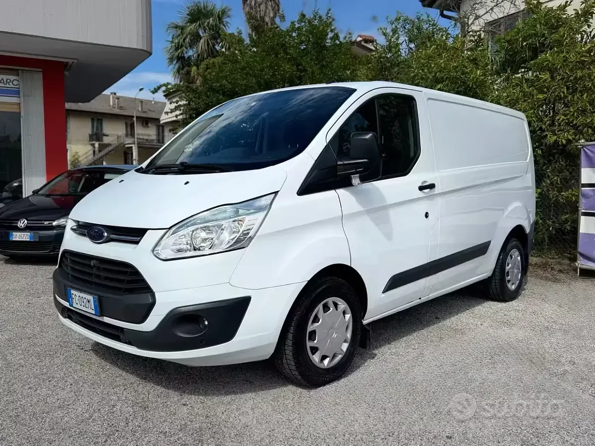 Usata Ford Transit Custom Trend 125 CV (91 kW) 2016 Bianco Berlina