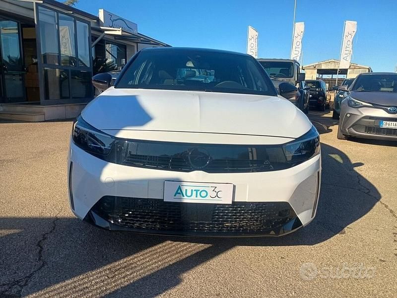 Usata Opel Corsa 101 CV (74 kW) 2025 Bianco Utilitaria