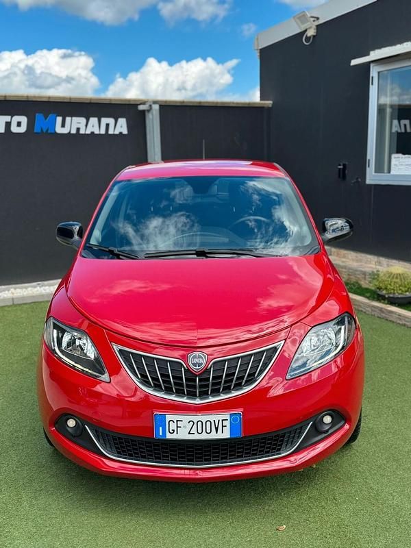 Usata Lancia Ypsilon Gold 69 CV (50 kW) 2021 Rosso Utilitaria