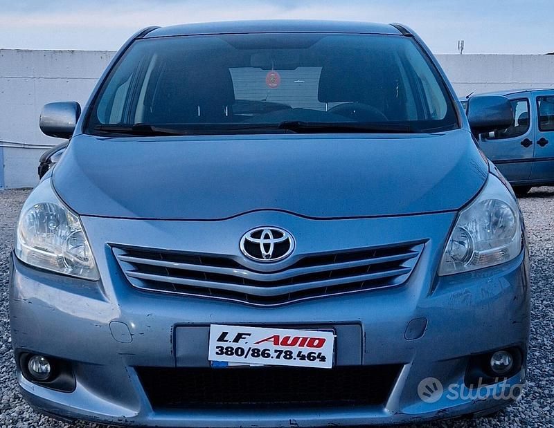 Usata Toyota Verso Sol 150 CV (110 kW) 2010 Blu Monovolume
