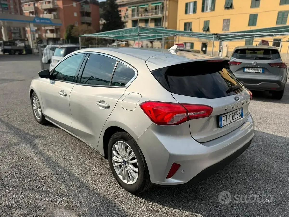 Usata Ford Focus Titanium 125 CV (91 kW) 2018 Grigio Berlina