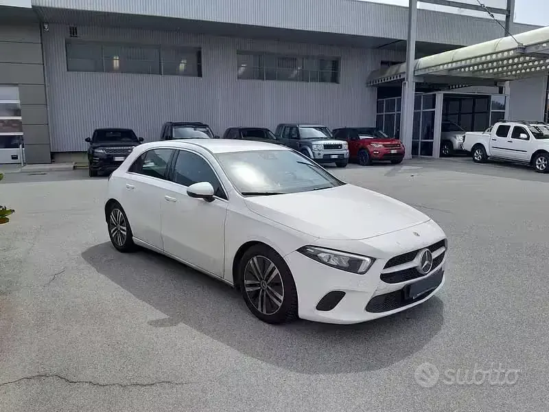 Usata Mercedes A180 116 CV (85 kW) 2022 Bianco Berlina