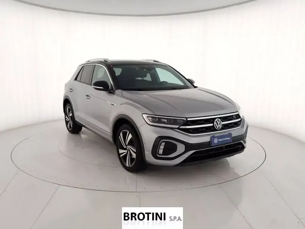 Usata VW T-Roc R-line 110 CV (80 kW) 2023 Grigio metallizzato SUV