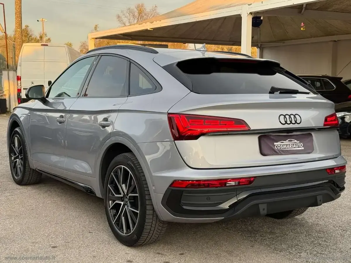 Usata Audi Q5 Sportback Ambiente 204 CV (150 kW) 2022 Grigio SUV