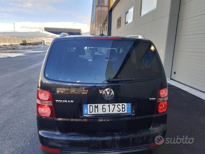 Usata VW Touran 2008 Nero Monovolume