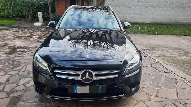 Usata Mercedes C220 194 CV (142 kW) 2019 Nero Station wagon