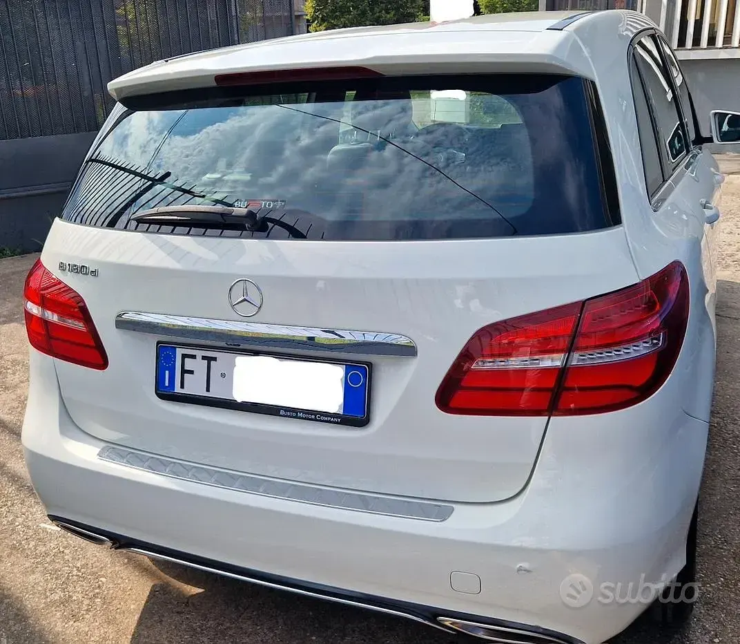 Usata Mercedes B180 109 CV (80 kW) 2018 Bianco Utilitaria