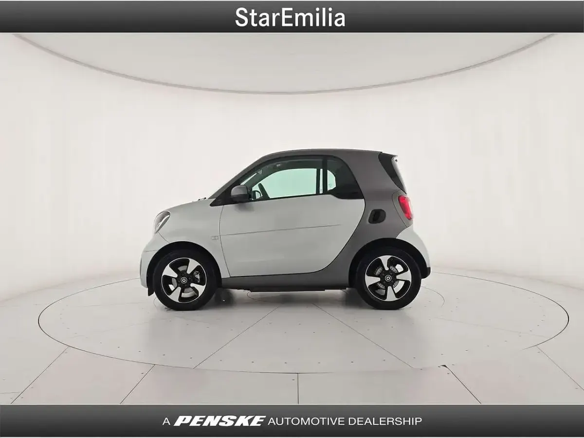 Usata Smart ForTwo Coupé Passion 60 kW (82 CV) 2022 Argento Utilitaria