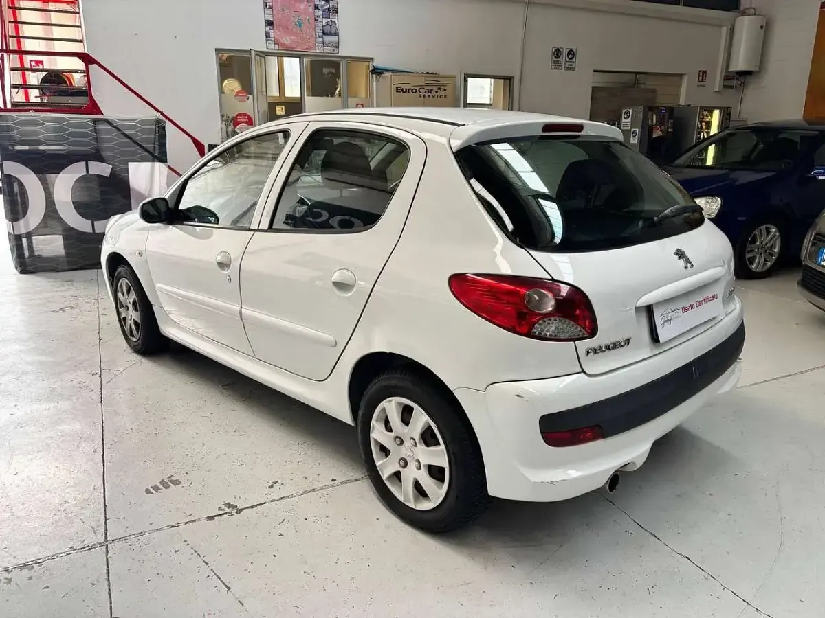 Usata Peugeot 206 60 CV (44 kW) 2012 Bianco Berlina